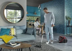 Rowenta RO7649 Silence Force Cyclonic Parkett | Beutelloser Staubsauger | Vacuum-Cleaner | Sehr Leise | 2,5L Staubvolumen | Tierhaar | Auto | Schwarz/Rot -Rowesc Verkaufe 0b7c36e10a3ff93518ac360fe4377aff