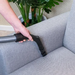 Dirt Devil Staubsauger Ohne Beutel - DD2504 - 700W - HEPA 12 Filter - 9M Reichweite - Mit Combibrush, Versenkter Bürste Und Parkettbürste - 4,9KG - Staubsammelbox 2,7L - Weiß -Rowesc Verkaufe e78e4dc21b73ab01b065960c9a49a661